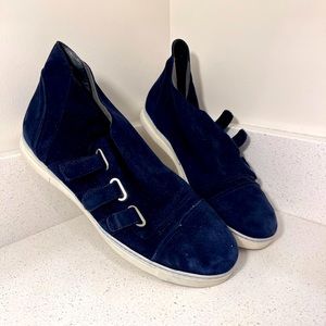 Stuart Weitzman blue suede shoes